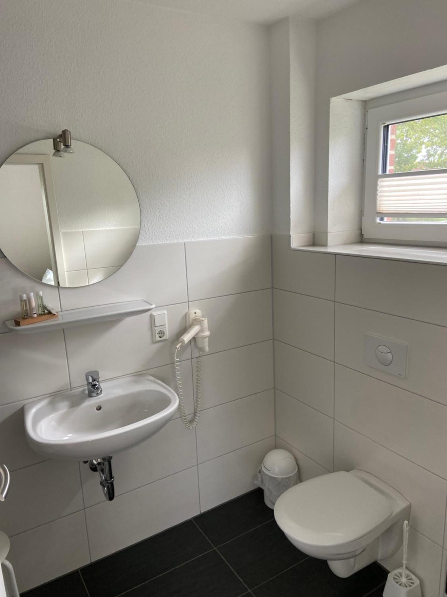 Hotel Zum Grossen Krug Wirdum Zewnętrze zdjęcie